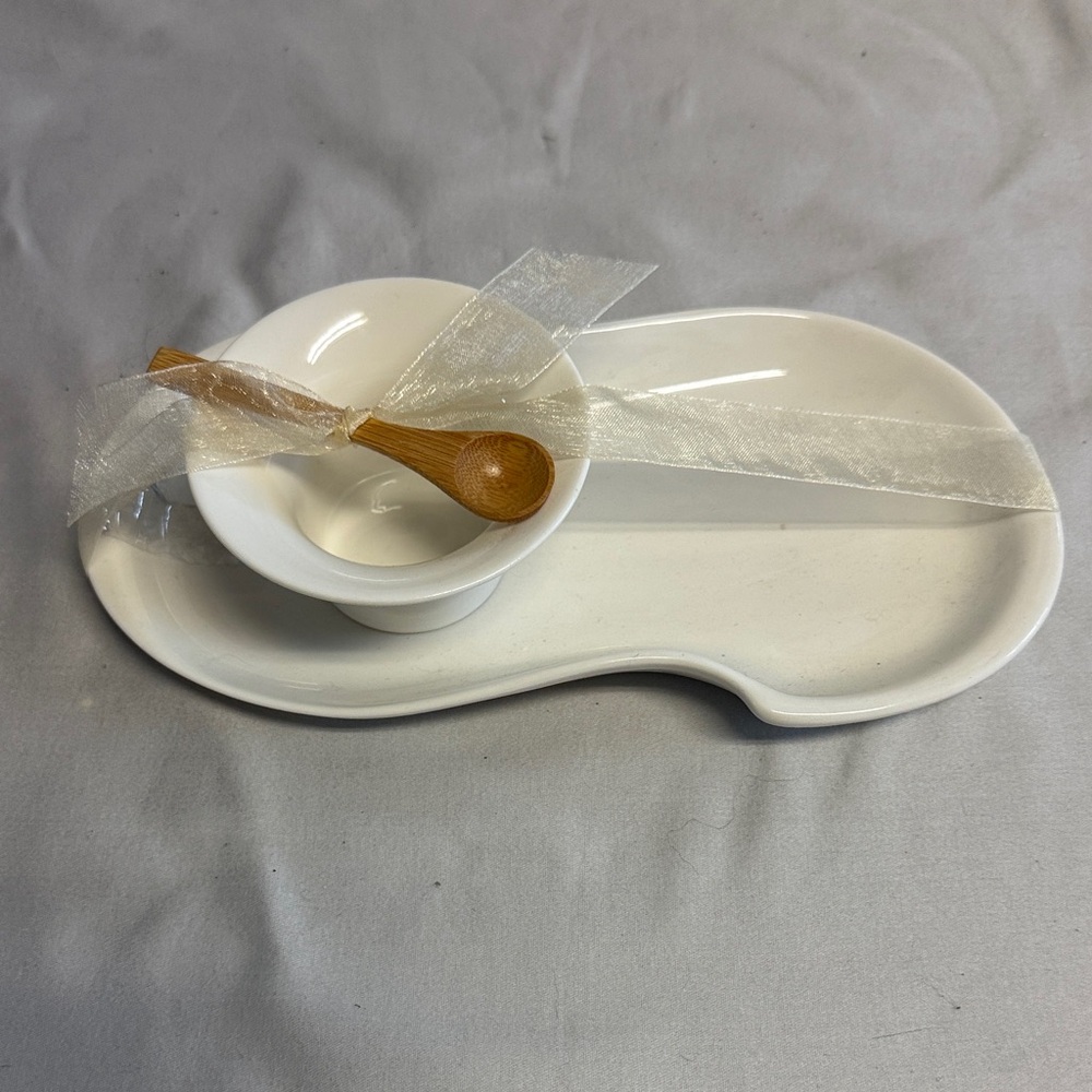 NEW - Chic White Ceramic Serving Set with Bamboo Spoon